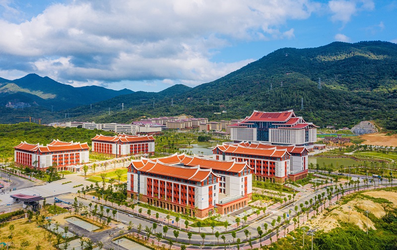 湄洲湾畔弦歌起 ——中建七局最大学校类项目莆田学院核心区迁建工程建设纪实（实景图2）.jpg