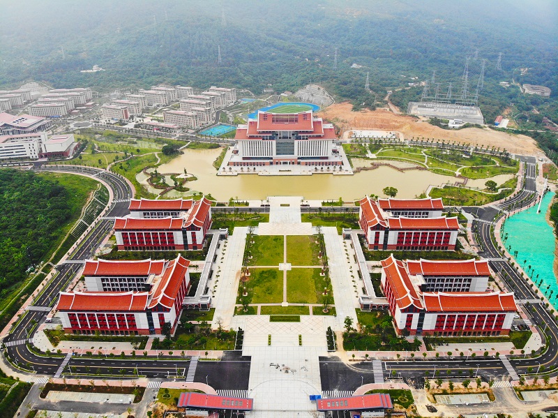 湄洲湾畔弦歌起 ——中建七局最大学校类项目莆田学院核心区迁建工程建设纪实(实景图1).JPG 湄洲湾畔弦歌起 ——中建七局最大学校类项目莆田学院核心区迁建工程建设纪实(实景图1).JPG
