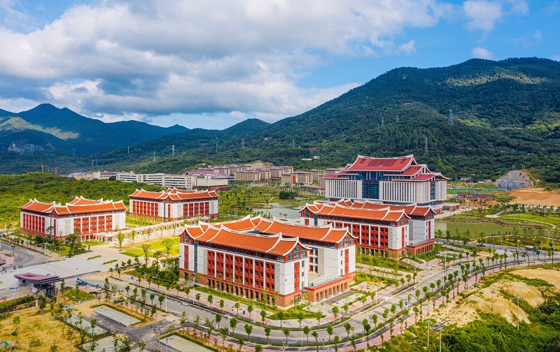 湄洲湾畔弦歌起 ——中建七局最大学校类项目莆田学院核心区迁建工程建设纪实(实景图2).jpg 湄洲湾畔弦歌起 ——中建七局最大学校类项目莆田学院核心区迁建工程建设纪实(实景图2).jpg
